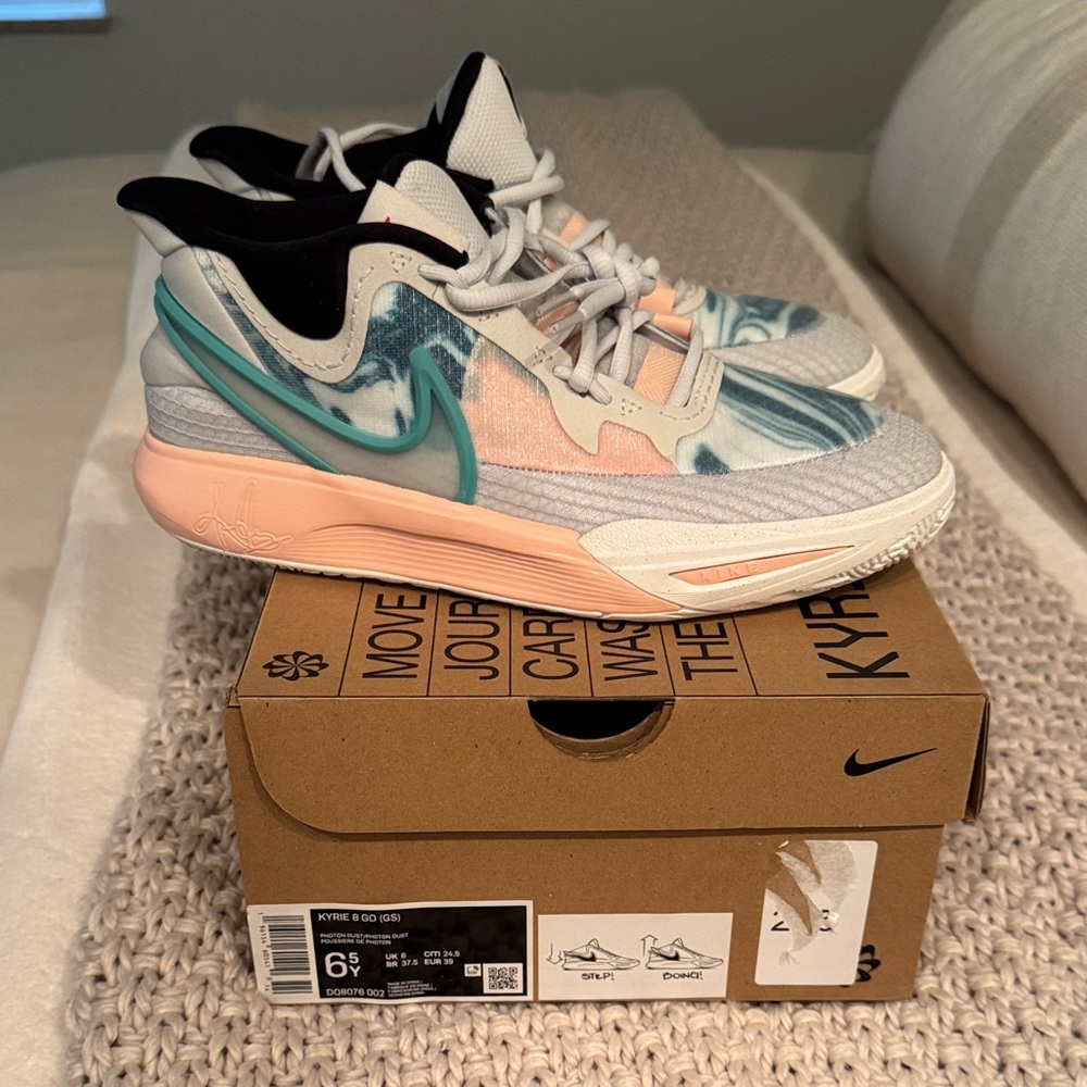 Nike Kyrie 8 Go Sneakers
